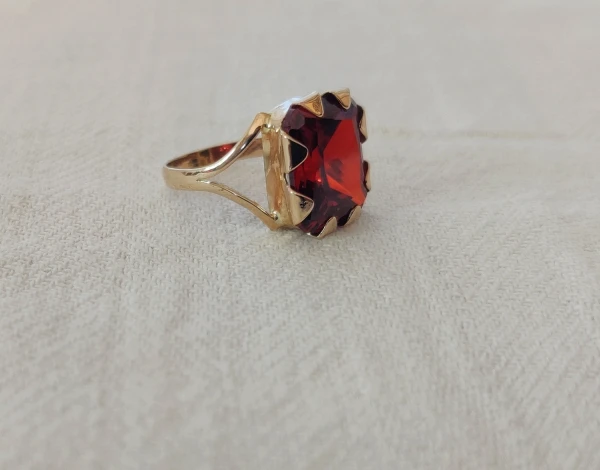 Anillos Piedra Roja's foto | Michel Joyería Holguín |  BizneCubano