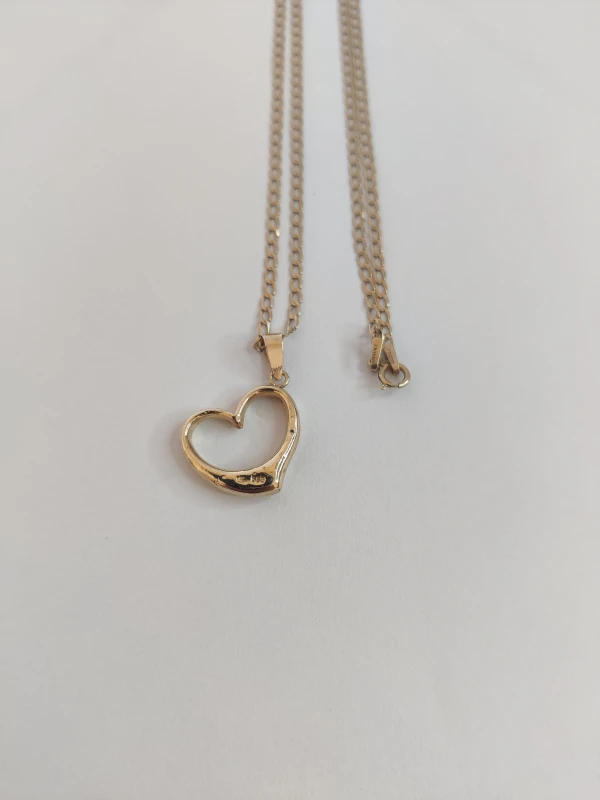 Cadena Dije Corazón 14K's foto | Michel Joyería Holguín |  BizneCubano