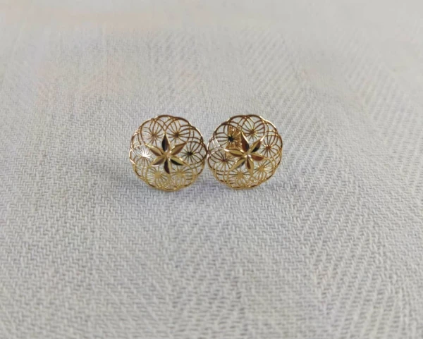 Aretes Pegados Flores's foto | Michel Joyería Holguín |  BizneCubano