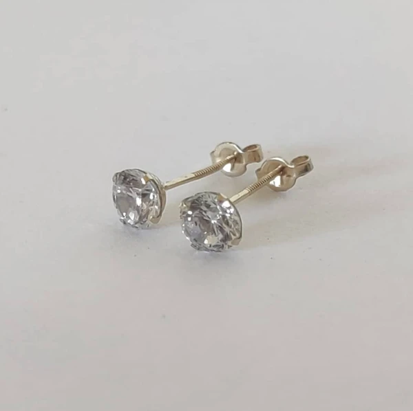 Aretes Pegados Pendientes 6MM's foto | Michel Joyería Holguín |  BizneCubano