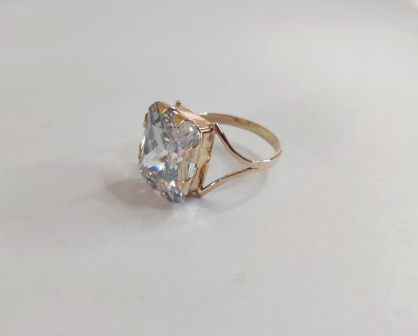 Anillo Piedra Cuadrada Blanca's foto | Michel Joyería Holguín |  BizneCubano